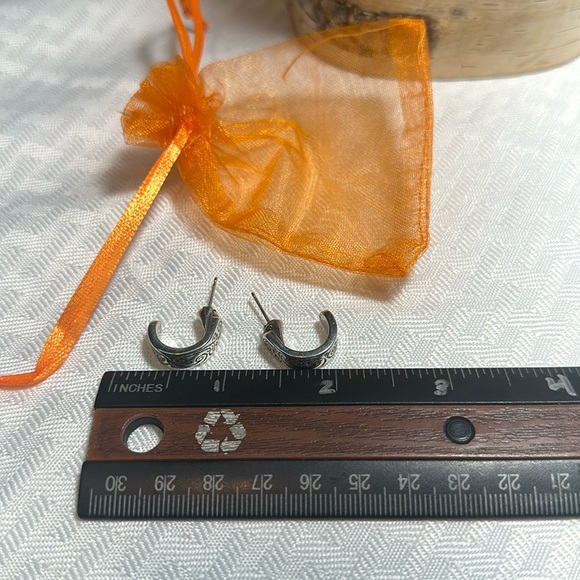 Brighton collectibles earrings silver etched medium hoops - Picture 4 of 4